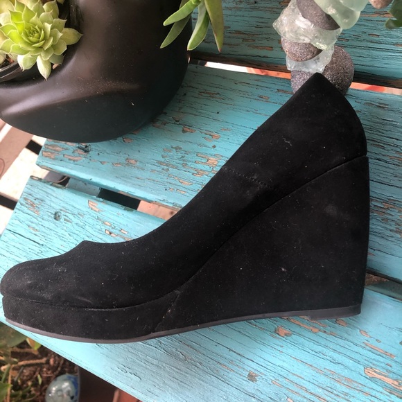 Black Velvet Wedges - Picture 3 of 8